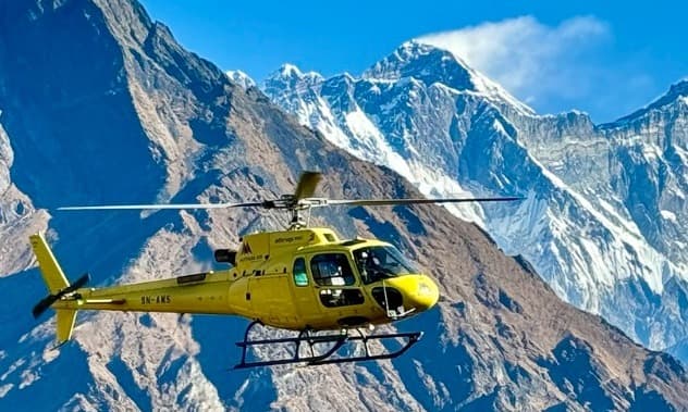 heli flight in everest